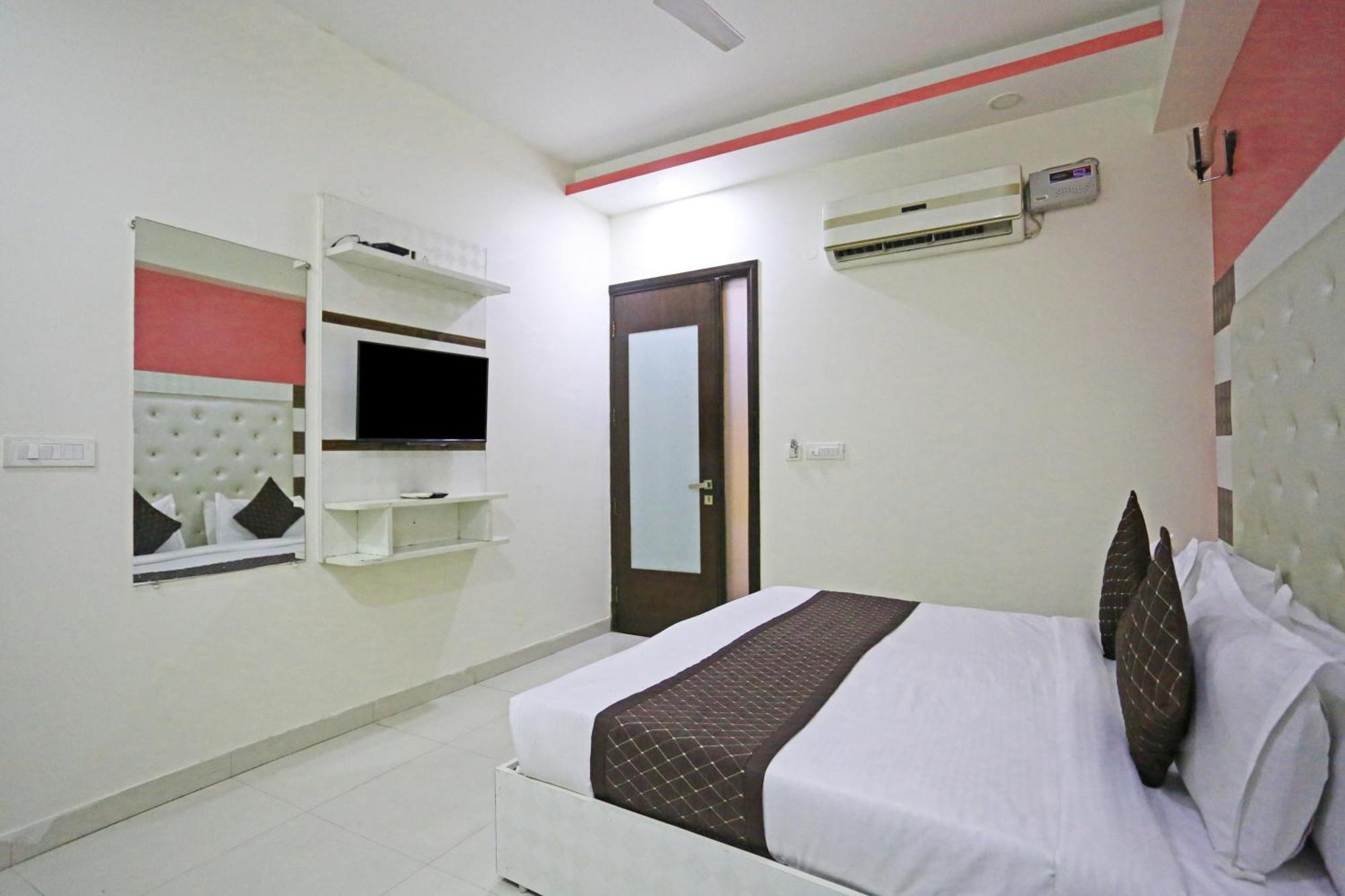 Hotel Star Inn-Near Delhi Airport Yeni Delhi Dış mekan fotoğraf